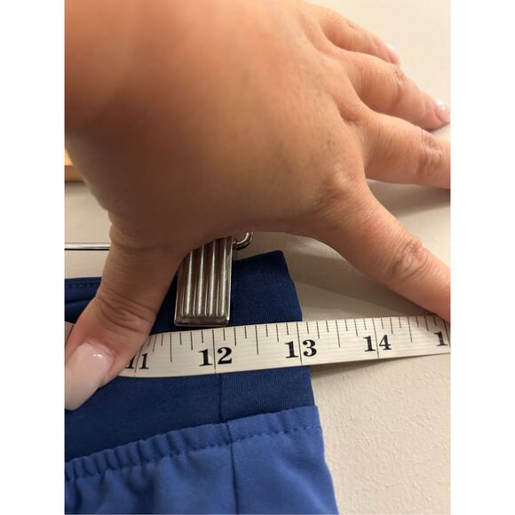 FIGS Scrubs set Catalina Top and Zamora Joggers (petite) XXS in royal blue - Picture 10 of 14